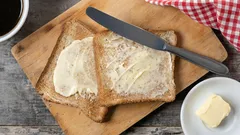 Hur mycket smör kan man äta per dag? Portionsstorleken kommer att överraska dig