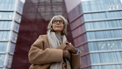 Stiltips för dig över 60: hur färger och snitt kan få dig att se yngre ut